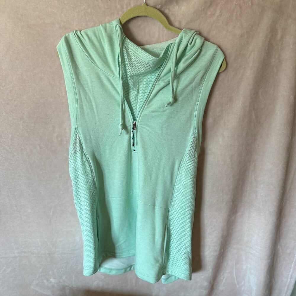 Large Calia by Carrie Underwood Hoodie Tank